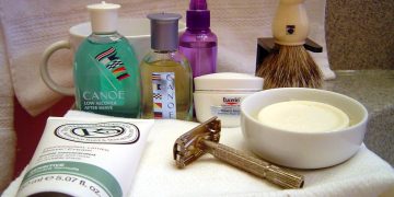 Morning vs. Night Skincare Routine: Why Both Matter and How They Differ