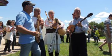 Respecting Local Traditions: A Guide to Cultural Etiquette While Traveling