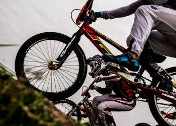 person riding bicycle during daytime